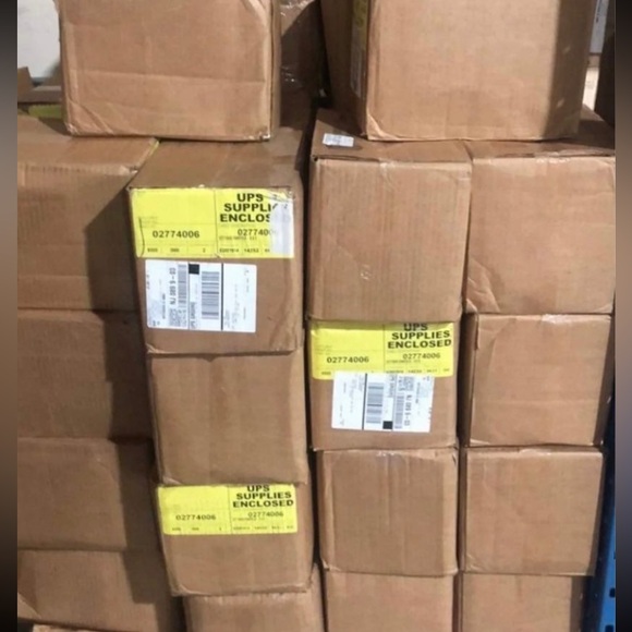 18,000  4x6 labels 3 cases ups brand labels WHOLESALE PRICE - Picture 1 of 13